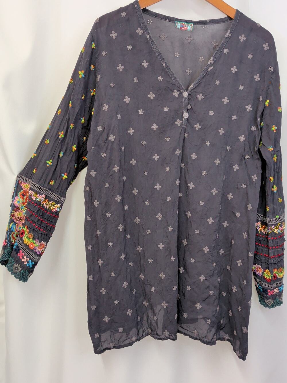 Johnny Was Simple All Over Tunic with Embroidered Cuffs (Style NMC25818)